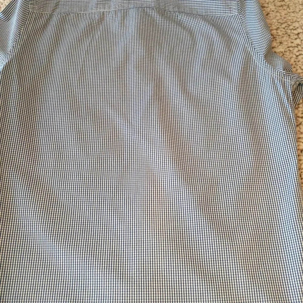 Hollister Casual Button Down Shirt - Picture 5 of 6